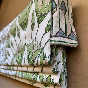 Anna French Cairo örngott: Grönt och vitt designerprydnadskudde bild 9