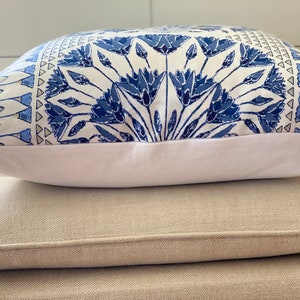 Anna French Cairo Blue Floral örngott: Designerprydnadskudde bild 8