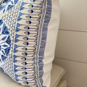 Anna French Cairo Blue Floral örngott: Designerprydnadskudde bild 10