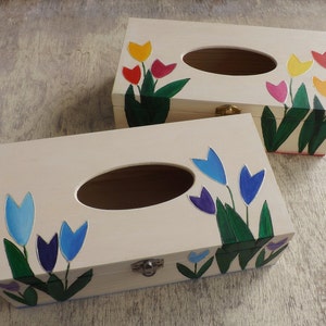 Wood Tissue Box Cover with flowers, handpainted personalized wooden rectangular box, Poppies Tulips Lavender Hibiscus decor Tissue holder Tulips