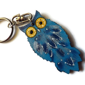 Keychain Owl Blue Turquoise, handpainted funky wooden personalized keyring gift for owls lover, wooden dangle boho charm