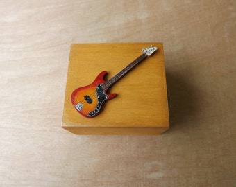 Petite boîte en bois avec guitare basse, support de boîte de médiator peint à la main personnalisé, cadeau personnalisé pour mélomane/joueur