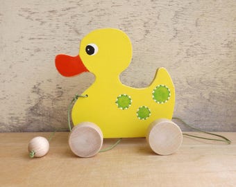 Wooden pull toy: Yellow Duck, hand cut custom animal on wheels, handpainted kid&#39;s name