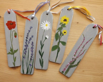 Custom wooden bookmark with flowers, hand painted personalized tag for books lover reader teacher, wood floral bookmarks