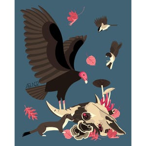 Può includere: Un'illustrazione digitale su sfondo blu che raffigura un grande avvoltoio con le ali spiegate, un teschio, una piccola donnola, due uccelli in volo, funghi e foglie rosa. La firma AEHNER è visibile sull'ala dell'avvoltoio.