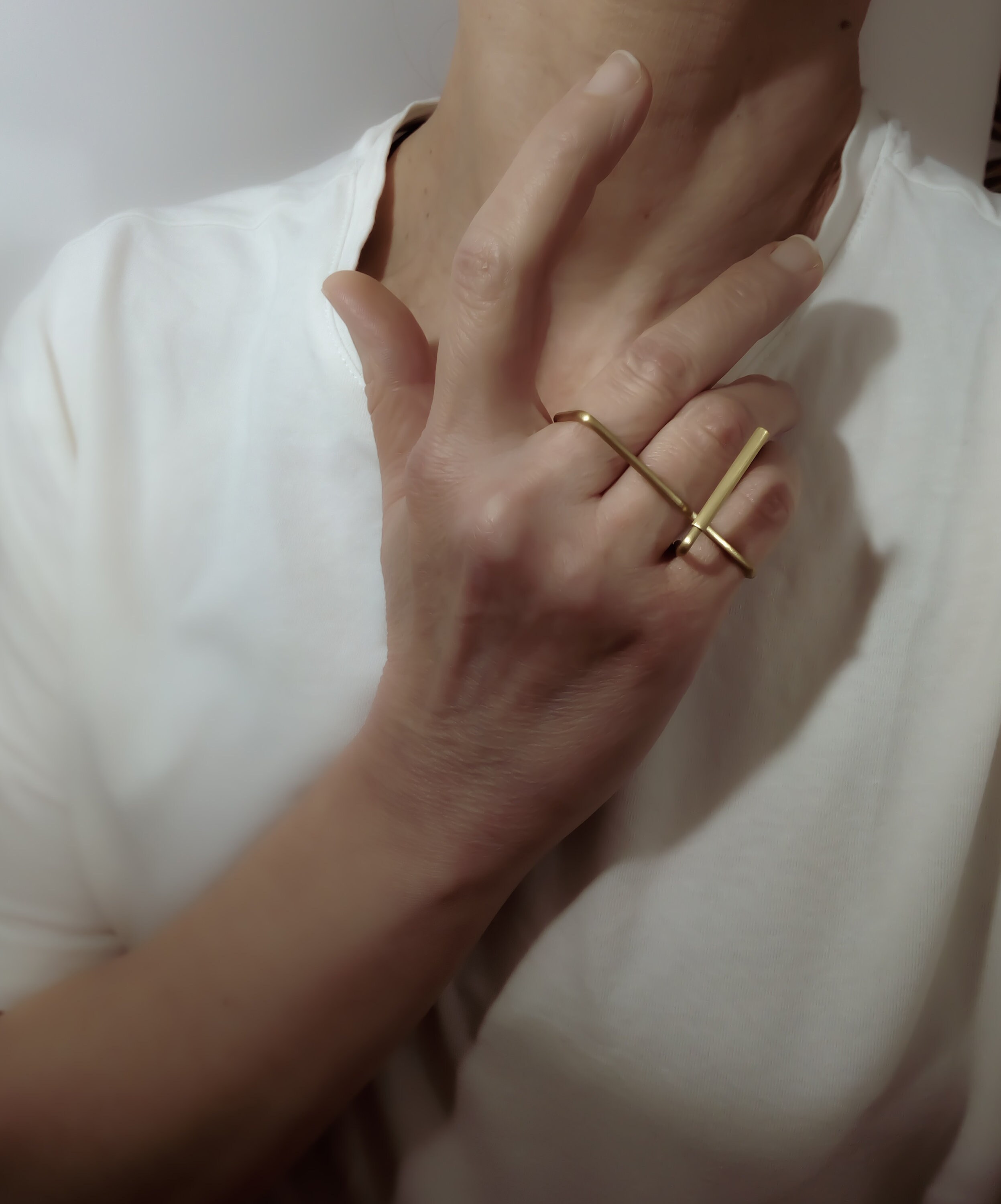3 finger bar ring