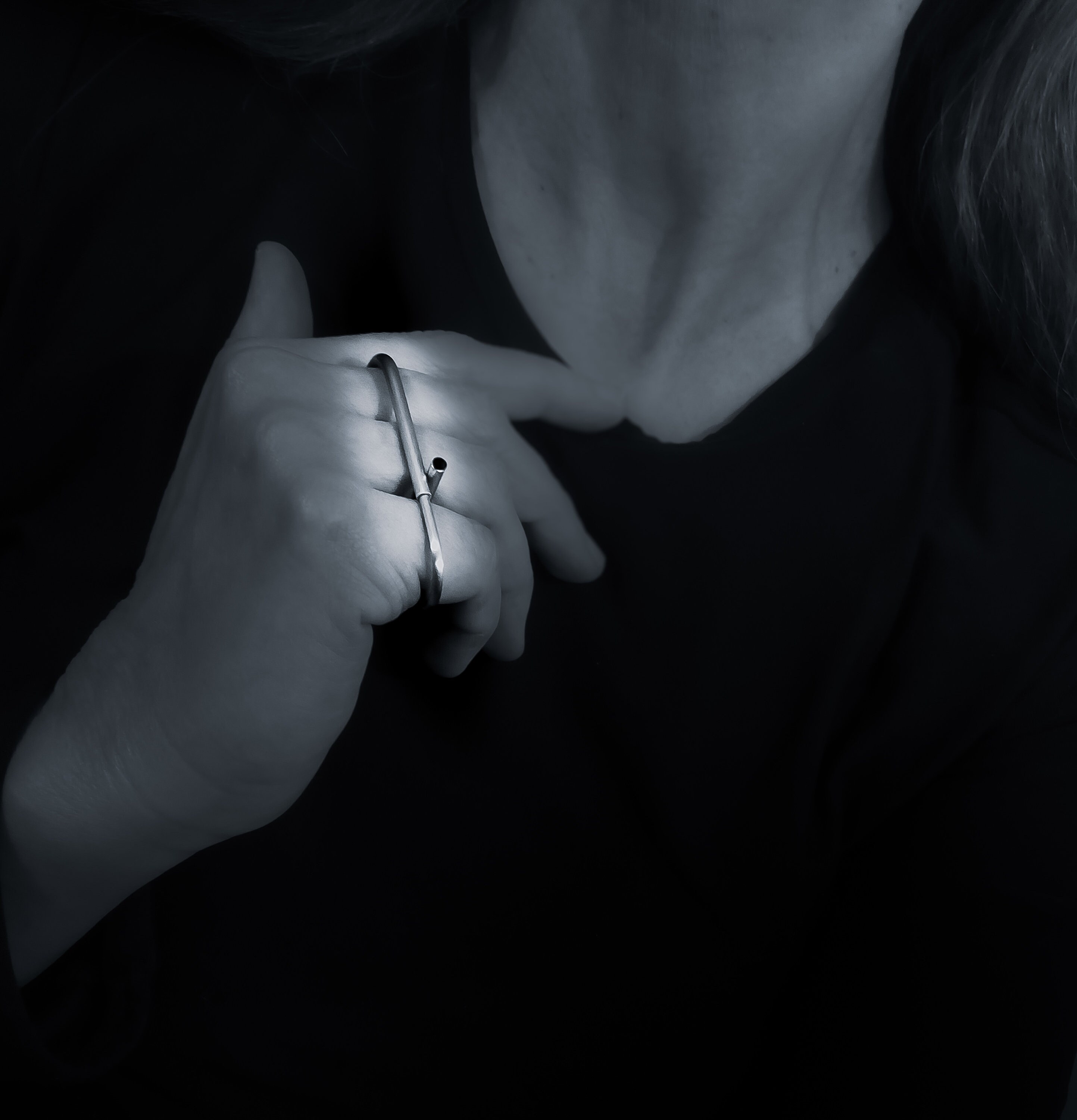 3 finger bar ring