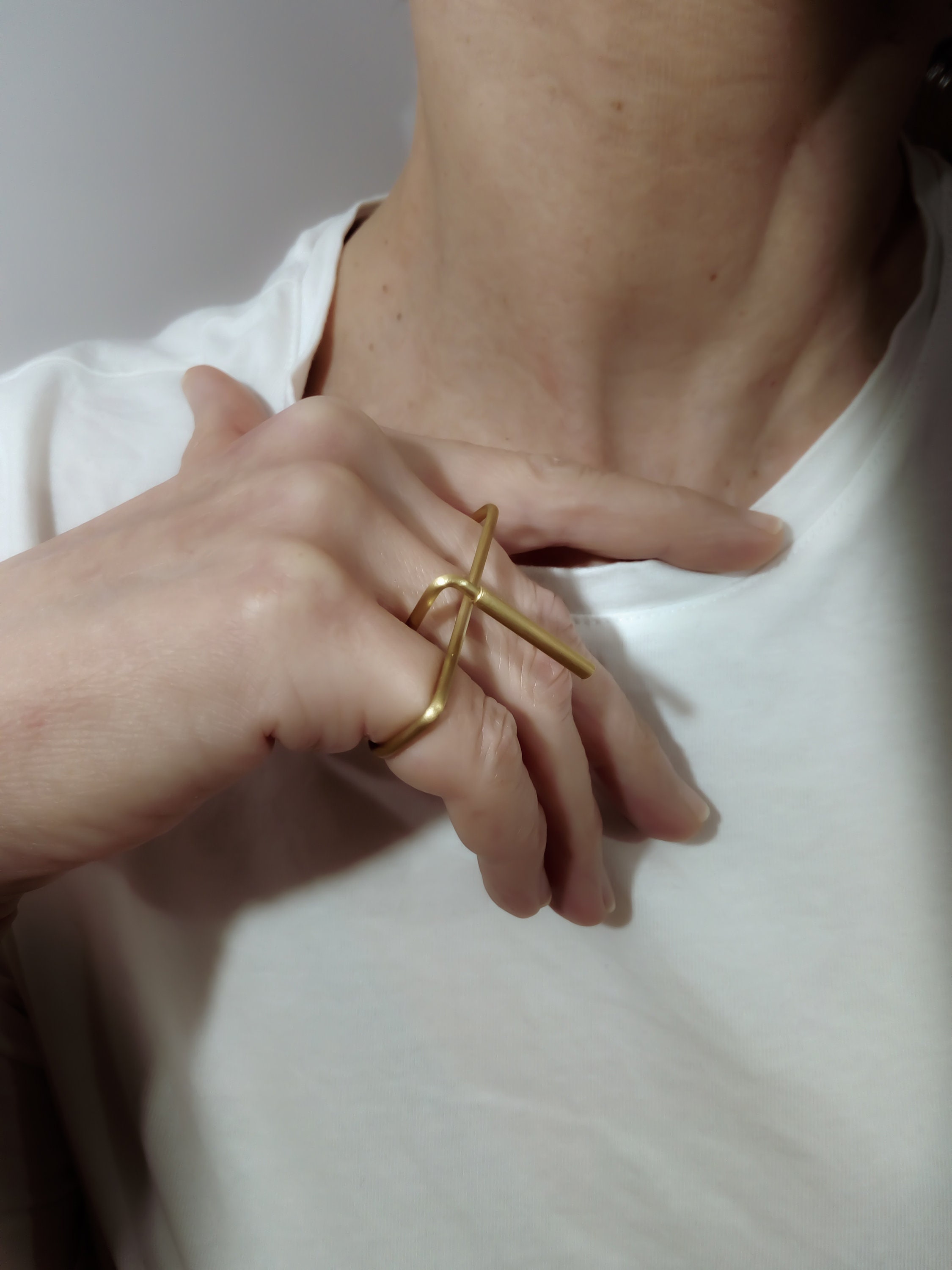 3 finger bar ring