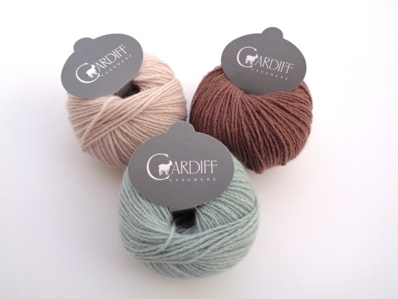 Cardiff Cashmere Classic Yarn, 677 Mose Light Seafoam, Blue Green 