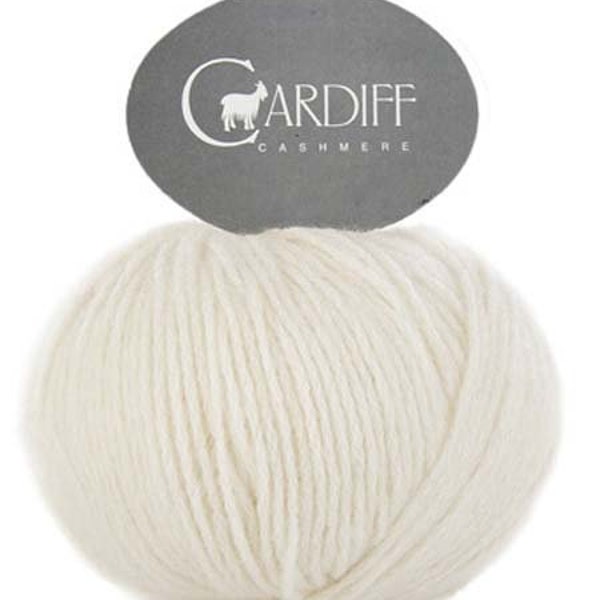 Ecru Cream DK Cashmere Yarn, Cardiff Cashmere Classic Yarn, 501 Neve Creamy White, Soft Undyed White, Mongolian Italian Spun Cashmere, #D8