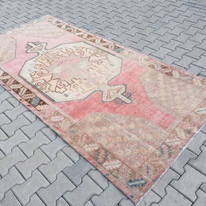 Pink Turkish Rug, Vintage Area Rug, Muted  Pink Rug, Oushak Rug, Wool Rug, Hand Made Rug, Turkey Rug, Floor Rug, 4’3” X 9’1” / 130 X 277 Cm