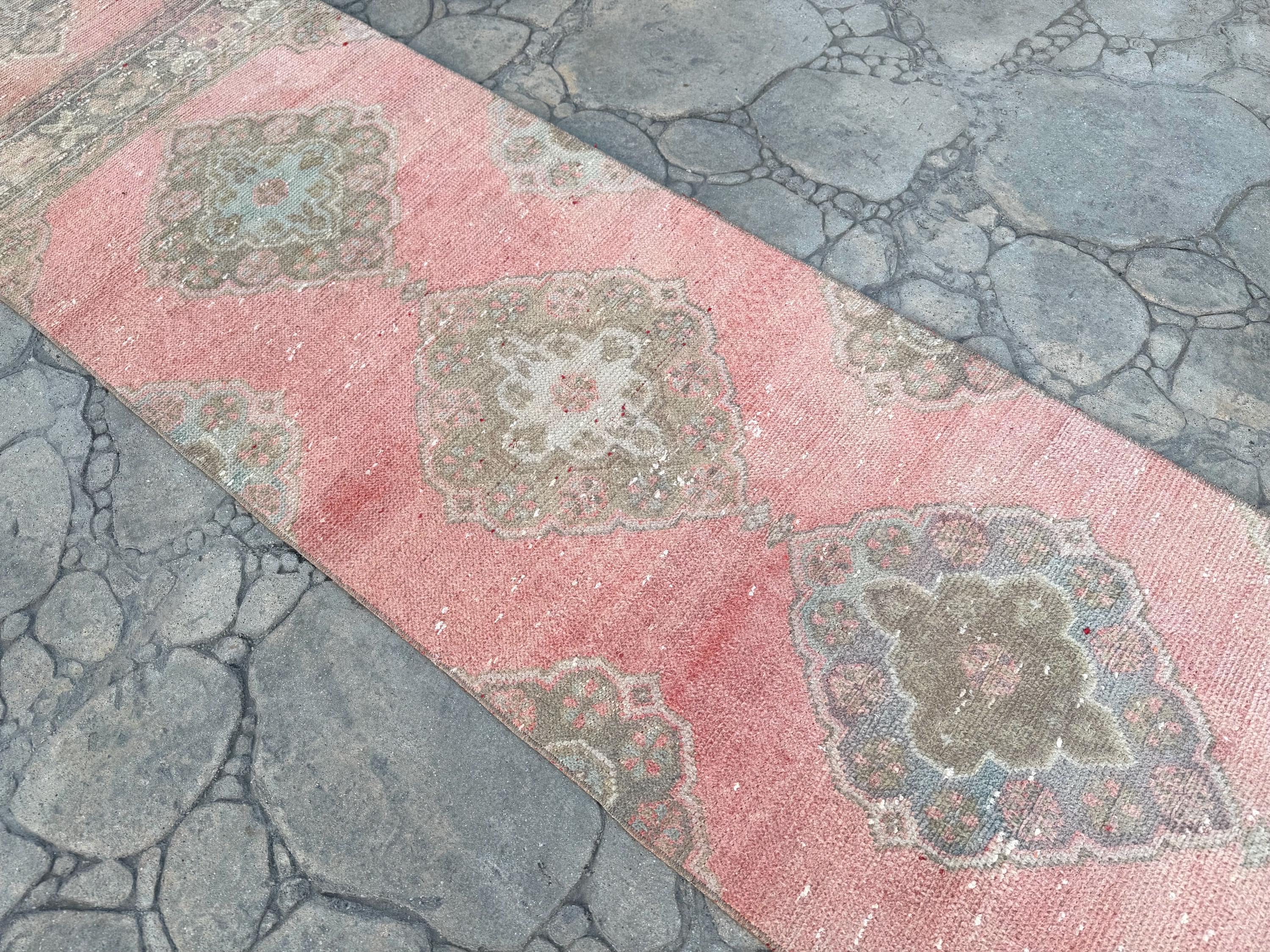 手織りウールラグランナー：ヴィンテージオリエンタル廊下用カーペット