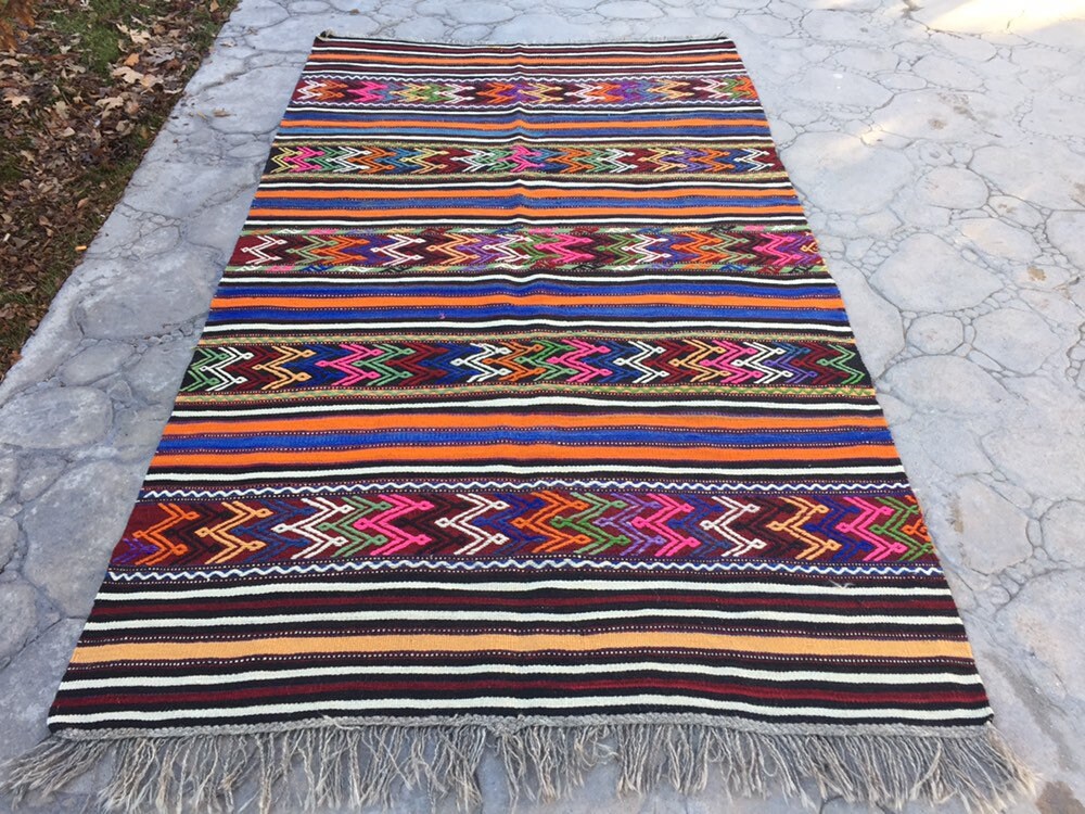 キリム　真正トライバルデザインウールラグ　未使用　手紡ぎ手織り キリム 真正トライバルデザインウールラグ 未使用 手紡ぎ手織り