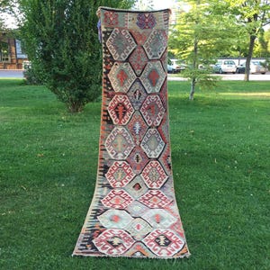 Handwoven Turkish Kilim Runner Rug: Vintage Tribal Hallway Rug (68X267 Cm)