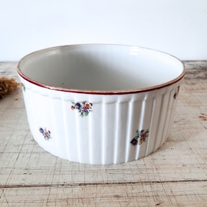 Large Round Vegetable Souffle Dish Ceramic Saladier, Porcelain Mixing Bowl Ribbed, Red Rim Serving Bowl Casserole Dish Ceramic image 1