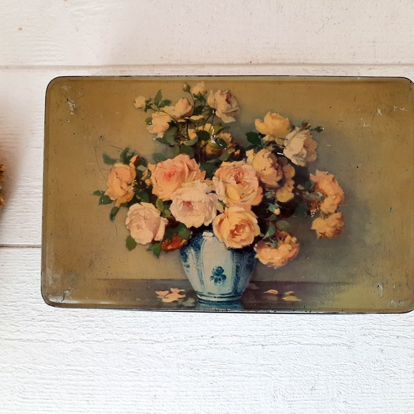 vintage Milady Tin, English Candy Tin, England Box Tin, Toffee Candy Tin, Roses jaunes, Shabby Chic Decor Tin Box