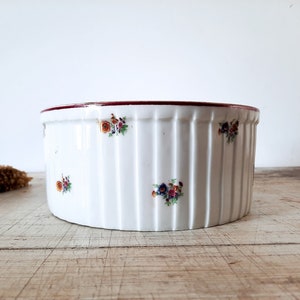 Large Round Vegetable Souffle Dish Ceramic Saladier, Porcelain Mixing Bowl Ribbed, Red Rim Serving Bowl Casserole Dish Ceramic image 2