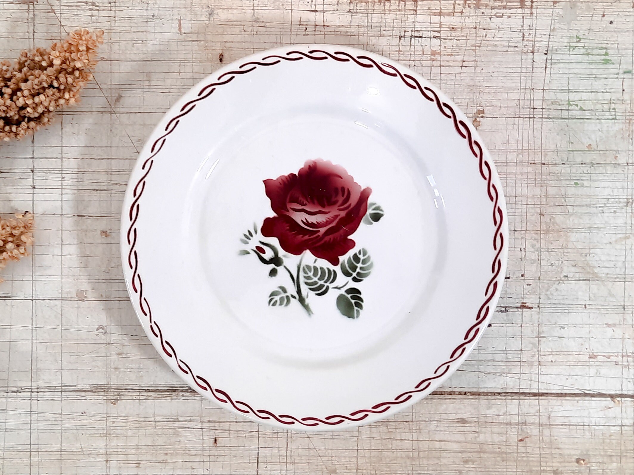 Français Vintage Ironstone Red Rose Plate de Badonviller France China 1900S, Germaine, Floral France