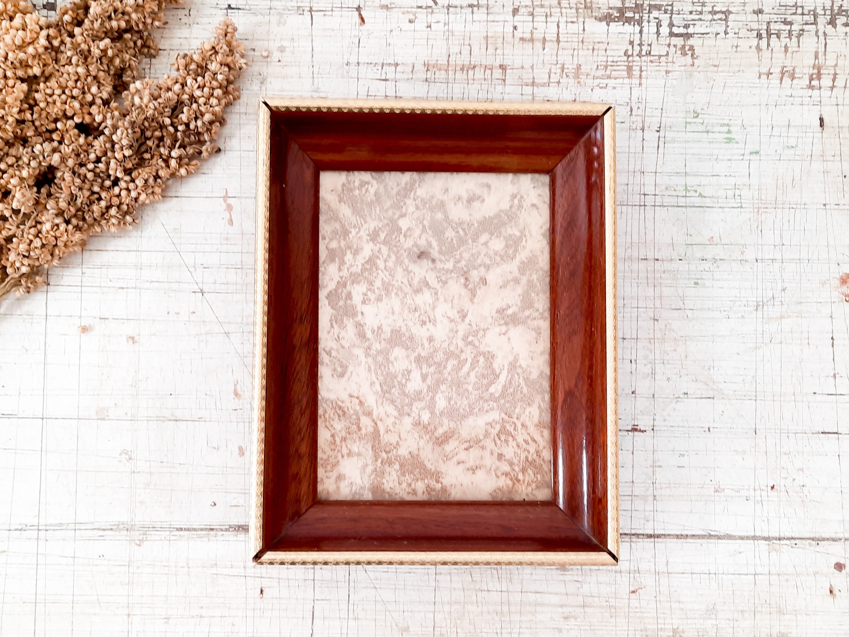 Français Vintage Mahogany Wood Frame Stand Picture Frame, Photo Holder Stand, Pour Bureau, & Brass F