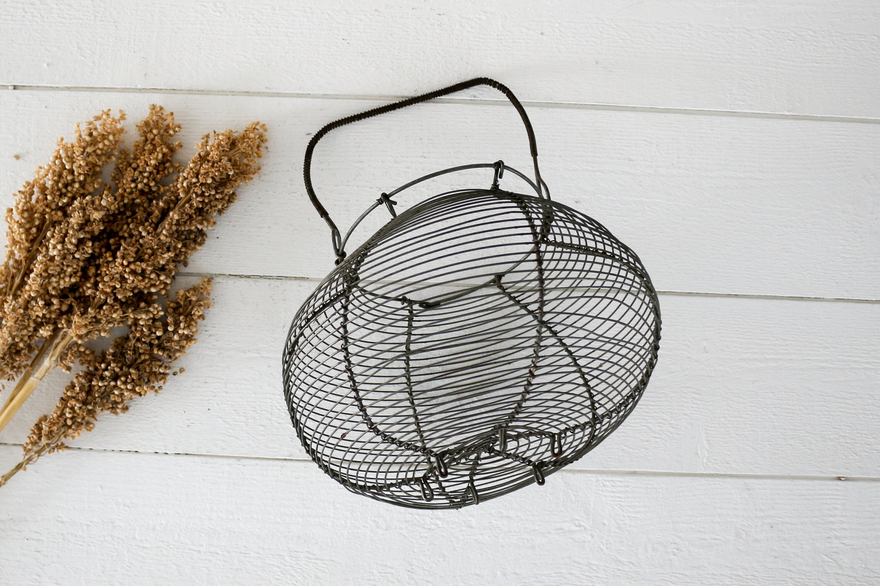 20世紀初頭のワイヤーワークの卵バスケット、アンティークのフランスの