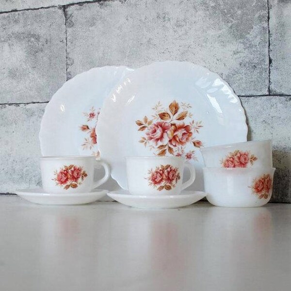 Arcopal Gift Ideas Dish Set: 2 Milk Glass Cup Saucers,  2 Milk Glass Bowl, 2 Milk Glass Plates ARCOPAL France, Dainty Flower, Pink Flowers