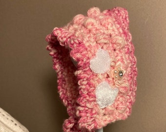 Handgehäkelte Pink Pixie Puppe Hut: Samt Herzen, Perlenbänder