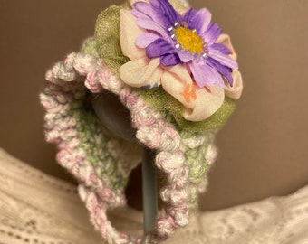 Sombrero de muñeca pixie de gasa de anémona, ooak, accesorio de muñeca único, hecho a mano, de ganchillo, estilo pixie.