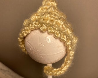 Handgefertigte gehäkelte Puppenmütze: Wunderliche Pixie Bonnet