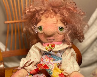 Handgemachte Häkelpuppe: “Rosey” Sammlerstück, 30 cm