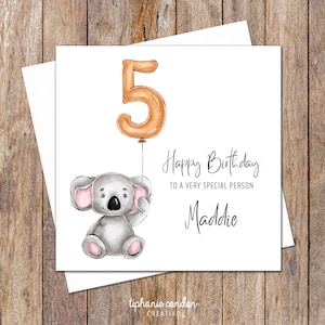 Koala mignon avec carte d'anniversaire ballon. Carte d'anniversaire personnalisée. Carte d'anniversaire d'âge. Carte d'anniversaire pour enfants. 1er anniversaire. Carte d'anniversaire animal