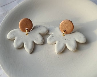 Clay Earrings , Dangle Earring, Daisy Earring