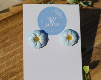 Flower Stud Earrings , Polymer Clay Stud Earrings , Blue Flower Stud Earrings , Flower Jewelry , Cute Stud Earrings , Small Flower Earrings