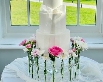 La couronne de fleurs - support à gâteau - support de fleurs - compositions florales - fleurs fraîches - gâteau de mariage floral - couronne de gâteau unique