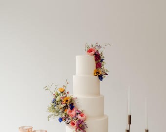 Bespoke XL premium acrylic fillable cake stand