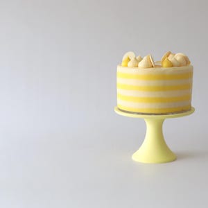 Soporte para pasteles Essential, Prop Options, filamento PLA ecológico, base de pedestal redonda