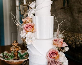 Reeded Cake Separator - white wedding cake spacer - fake cake tier - black ribbed cake plinth - celebration cake riser - cake reeds