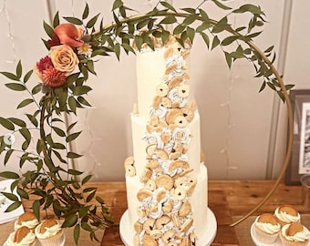 Floral Hoop Cake Stand – Satin Gold, Wedding Display with Wood Base