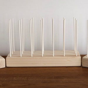 Présentoir à cake pops en bois - présentoir à cake pops - support à cake pops - support à sucettes - support à sucettes