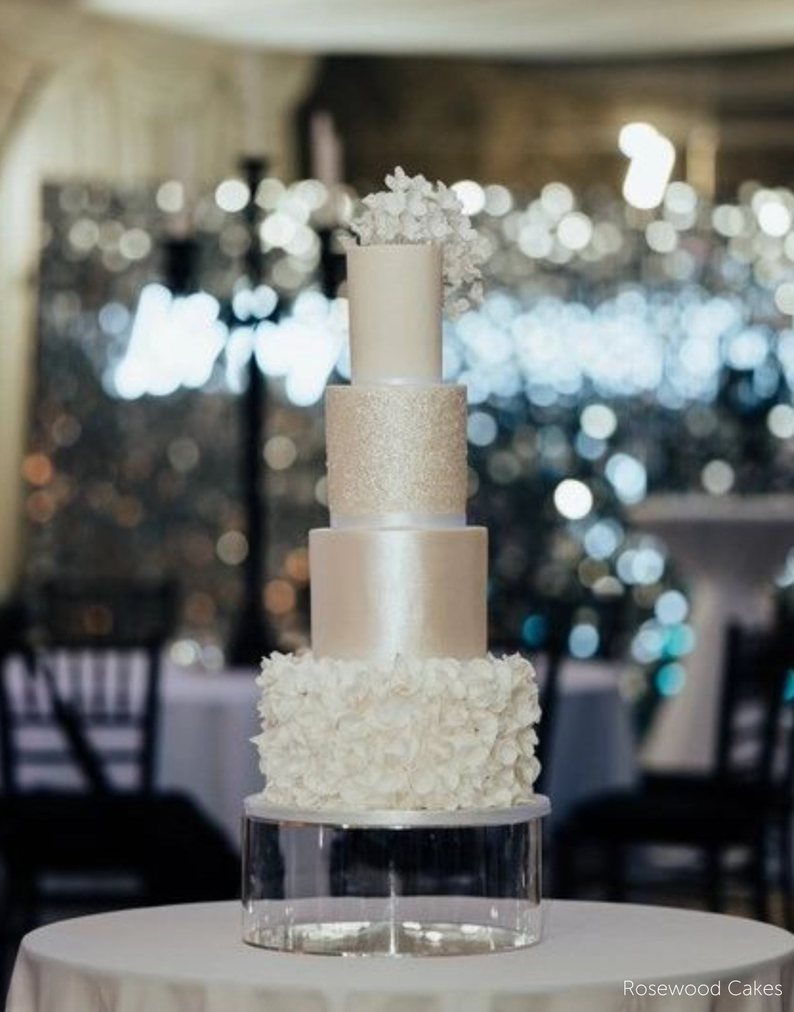 Alzata per torte e cupcake nuziali su misura: espositore bianco per feste di matrimonio - Italia