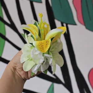 Lily Rockabilly Vintage Tiki Hawaii Hair Flower Clip Yellow Green