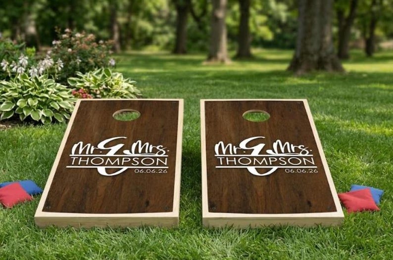 Pegatinas personalizadas para Cornhole de boda - Vinilo con monograma personalizado para juego de lanzamiento de bolsas de frijoles - Juego de 2 pegatinas permanentes para exteriores imagen 5