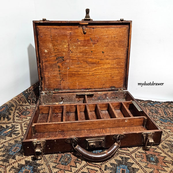 vintage Antique Wooden Pine Artist Painters Box PALETTE Case Leather Handle from Estate!