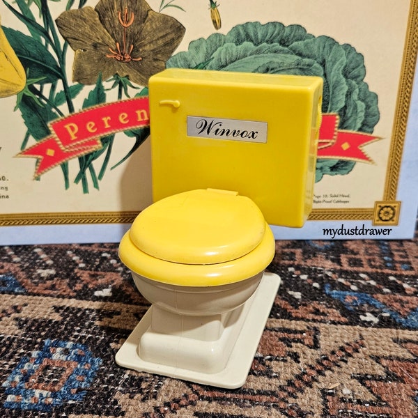 vintage 1960s Winvox Little John Toilet Commode Transistor Yellow Novelty RADIO!  Works with battery!