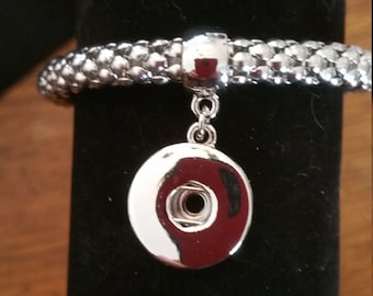 Snap charm bracelet