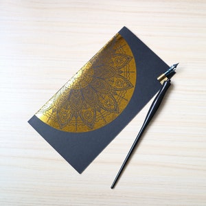Carte Mandala déjouée d'or
