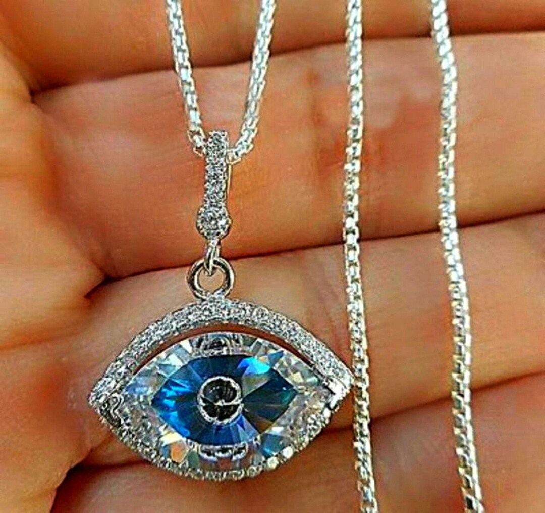 [IVE着用] Evil Eye Square 螺鈿 Necklace(925 Silver) IVE着用] Evil Eye Square 螺鈿 Necklace(925 Silver)