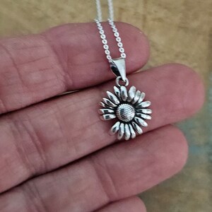 YFN Sterling Silver Daisy Necklace With Ladybug — Dainty Flower Pendant Jewelry For Women - View #6