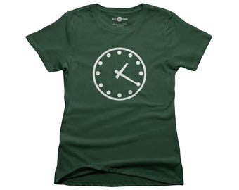 Wrigley Field Scoreboard Clock T-Shirt - Chicago Cubs Day Baseball Green Tee
