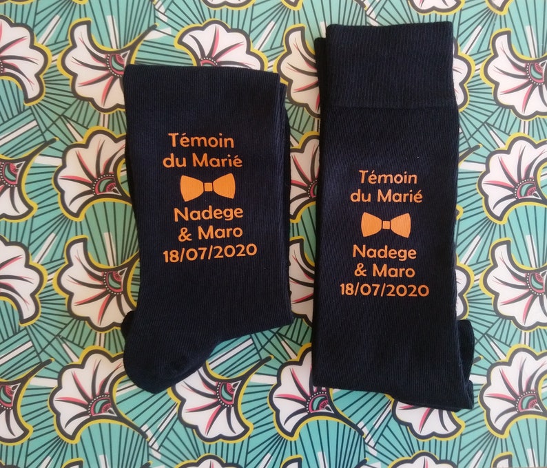 chaussettes personnalisées noires ou en couleur, aux couleurs et à la date de votre mariage image 2