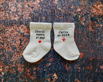 Chaussettes bébé, cadeau idéal pour une annonce de grossesse surprise !